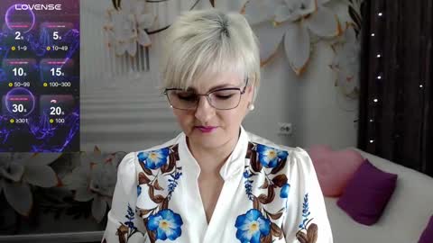 Blonde woman X online show from 02/16/25, 01:05