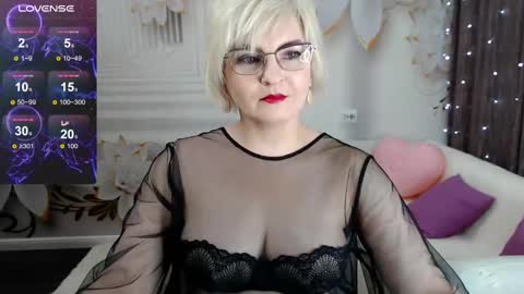 Blonde woman X online show from 02/17/25, 07:15