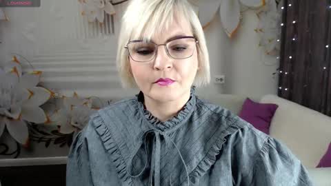 Blonde woman X online show from 02/20/25, 06:28