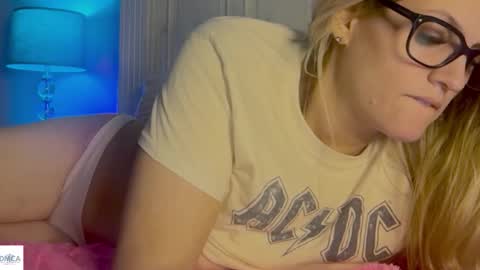 blondechristine99 online show from 03/01/26, 09:39