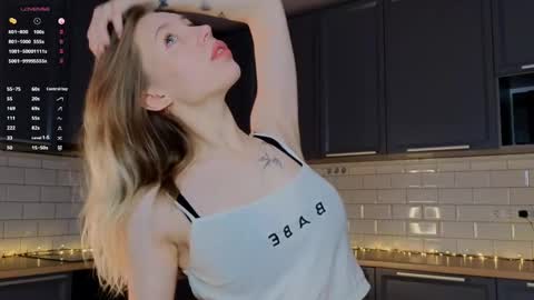 Snapshot of blondekelly chatting on 06/02/26, 04:42 Kelly online show from 06/02/26, 04:42