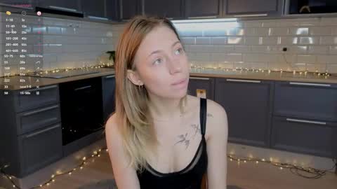 Snapshot of blondekelly chatting on 06/06/26, 04:12 Kelly online show from 06/06/26, 04:12