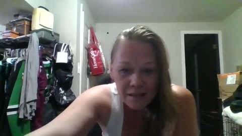 Snapshot of blondetoplease chatting on 06/03/26, 06:38 blondetoplease online show from 06/03/26, 06:38