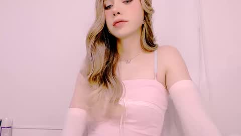 Snapshot of blondetwinkcum19 chatting on 03/01/25, 03:21 zoey  madisson 3 online show from 03/01/25, 03:21