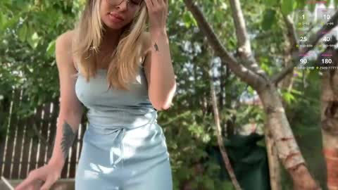 Snapshot of blondevenom chatting on 05/19/26, 05:58 OnlyFans livia77 twitter liv20 4u online show from 05/19/26, 05:58