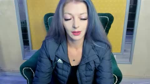 Snapshot of blondexangelx chatting on 09/20/25, 10:33 Tina online show from 09/20/25, 10:33