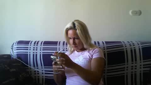 Snapshot of blondiepam23 chatting on 12/23/24, 09:05 BlondiePam online show from 12/23/24, 09:05