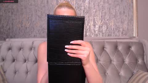 Helen online show from 02/27/26, 10:32