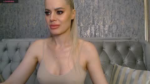 Helen online show from 03/30/26, 02:01