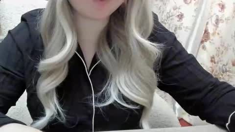 Snapshot of blondymargaret chatting on 03/01/25, 01:29 blondymargaret online show from 03/01/25, 01:29