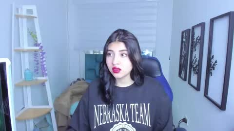 Snapshot of bloom_flower1 chatting on 12/14/25, 02:50 bloom_flower1 online show from 12/14/25, 02:50