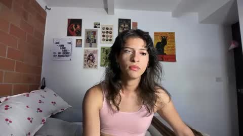 Snapshot of bloomingbella chatting on 10/14/25, 03:51 Bella Bloom ts online show from 10/14/25, 03:51