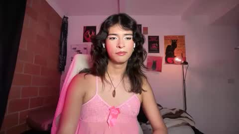 Bella Bloom ts online show from 03/17/26, 02:05