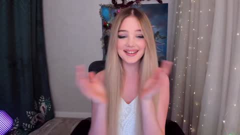 Sophia online show from 12/12/24, 12:05