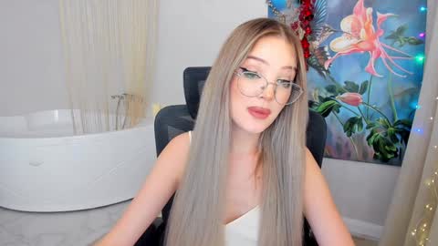 Sophia online show from 12/27/24, 12:07