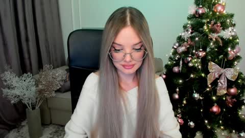 Sophia online show from 12/29/24, 03:00