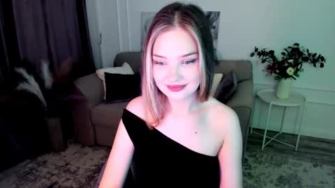 Sophia online show from 09/23/25, 07:39