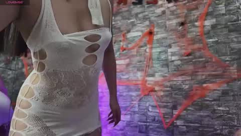 Snapshot of blowjob_sex69 chatting on 10/21/25, 02:12 santiylola online show from 10/21/25, 02:12