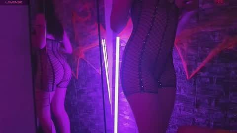 Snapshot of blowjob_sex69 chatting on 10/24/25, 02:08 santiylola online show from 10/24/25, 02:08