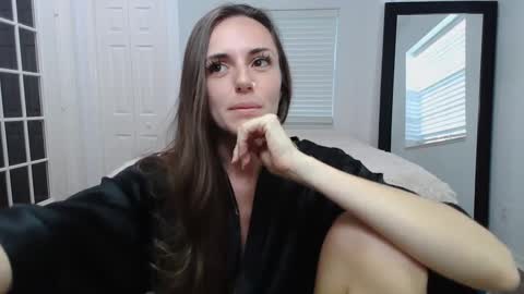 Snapshot of blowjobboss chatting on 12/16/24, 06:16 Sarah Zee online show from 12/16/24, 06:16