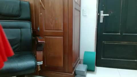 Snapshot of blowy079 chatting on 10/04/25, 08:34 blowy079 online show from 10/04/25, 08:34