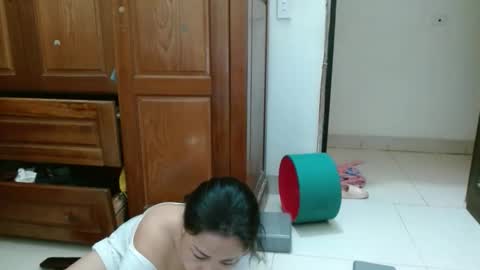 Snapshot of blowy079 chatting on 10/14/25, 01:34 blowy079 online show from 10/14/25, 01:34