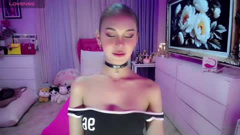 aivee online show from 11/22/25, 05:39