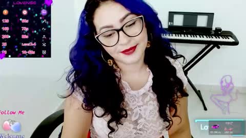 Snapshot of blue_dance chatting on 11/21/25, 04:44 susan online show from 11/21/25, 04:44