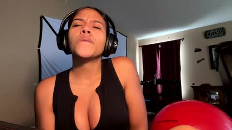 Snapshot of blueaby1 chatting on 10/09/25, 08:07 blueaby1 online show from 10/09/25, 08:07