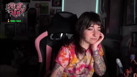 Blue online show from 10/22/25, 12:33