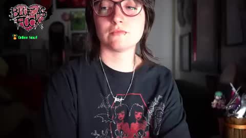 Blue online show from 06/12/26, 05:17
