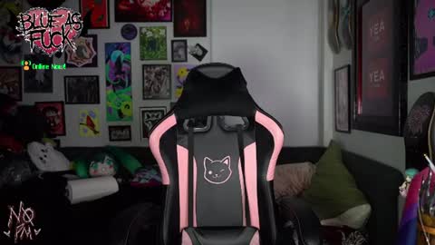 Blue online show from 07/05/26, 04:19