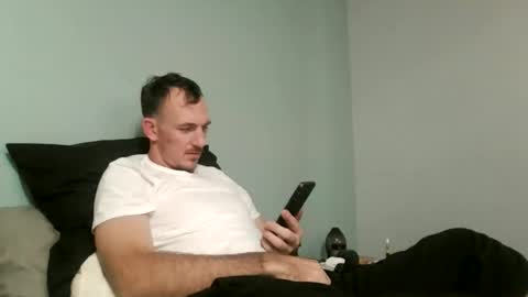 Snapshot of bluecollarfck chatting on 11/17/25, 08:58 Dominick Wyte online show from 11/17/25, 08:58