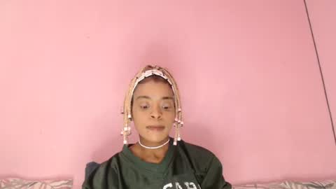 Snapshot of bluedi622952 chatting on 10/21/25, 09:54 Tee online show from 10/21/25, 09:54