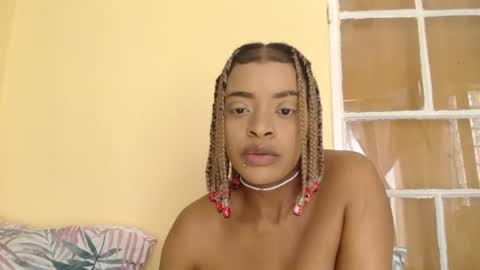 Snapshot of bluedi622952 chatting on 11/30/25, 10:41 Tee online show from 11/30/25, 10:41