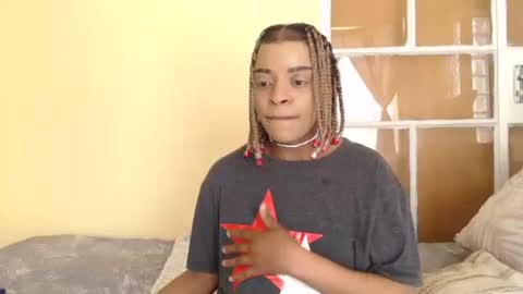 Snapshot of bluedi622952 chatting on 12/01/25, 11:26 Tee online show from 12/01/25, 11:26