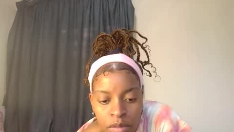 Snapshot of bluedi622952 chatting on 04/06/26, 06:03 Tee online show from 04/06/26, 06:03