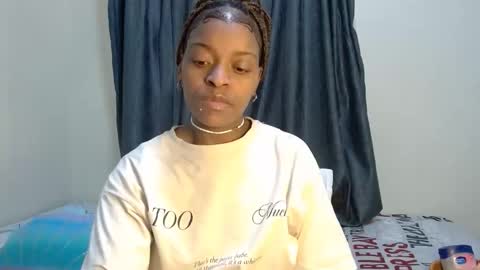 Snapshot of bluedi622952 chatting on 04/10/26, 08:19 Tee online show from 04/10/26, 08:19