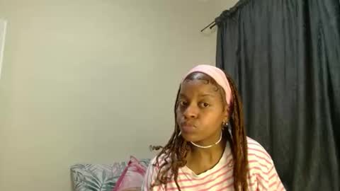 Snapshot of bluedi622952 chatting on 04/18/26, 09:02 Tee online show from 04/18/26, 09:02