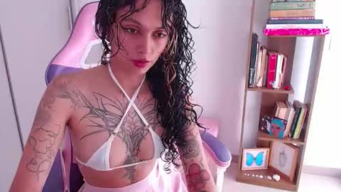 Im Abril .. Nice to meet you  thumb up me please its important  INDEPENDENT MODEL online show from 04/06/26, 07:04