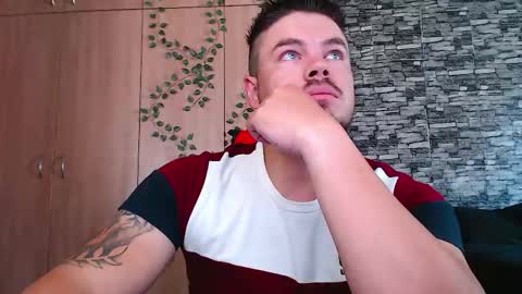 Snapshot of blueeyeboy0 chatting on 11/12/25, 07:09 blueeyeboy0 online show from 11/12/25, 07:09