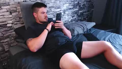 Snapshot of blueeyeboy0 chatting on 11/18/25, 07:57 blueeyeboy0 online show from 11/18/25, 07:57