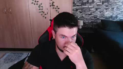 Snapshot of blueeyeboy0 chatting on 11/19/25, 07:08 blueeyeboy0 online show from 11/19/25, 07:08