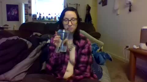 Snapshot of blueeyedbeauty1995 chatting on 11/07/25, 12:21 Blueeyedbeauty online show from 11/07/25, 12:21