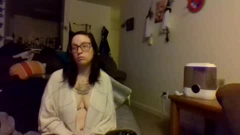 Snapshot of blueeyedbeauty1995 chatting on 11/08/25, 01:50 Blueeyedbeauty online show from 11/08/25, 01:50