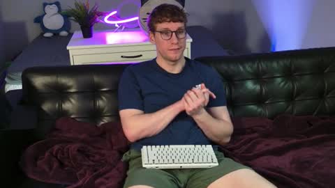Snapshot of blueeyedtallguy chatting on 01/14/26, 11:31 blueeyedtallguy online show from 01/14/26, 11:31