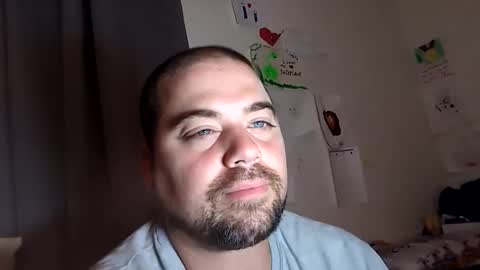 Snapshot of blueeyeme chatting on 10/31/25, 12:55 blueeyeme online show from 10/31/25, 12:55