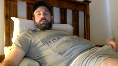 Snapshot of blueeyes705 chatting on 01/01/25, 10:11 blueeyes705 online show from 01/01/25, 10:11