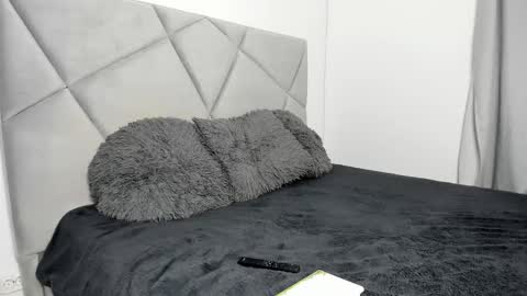 blueeyeslexxxy online show from 12/14/25, 08:52