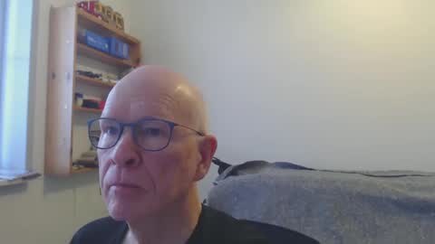 Snapshot of blueeyesn8 chatting on 12/20/24, 09:21 blueeyesn8 online show from 12/20/24, 09:21